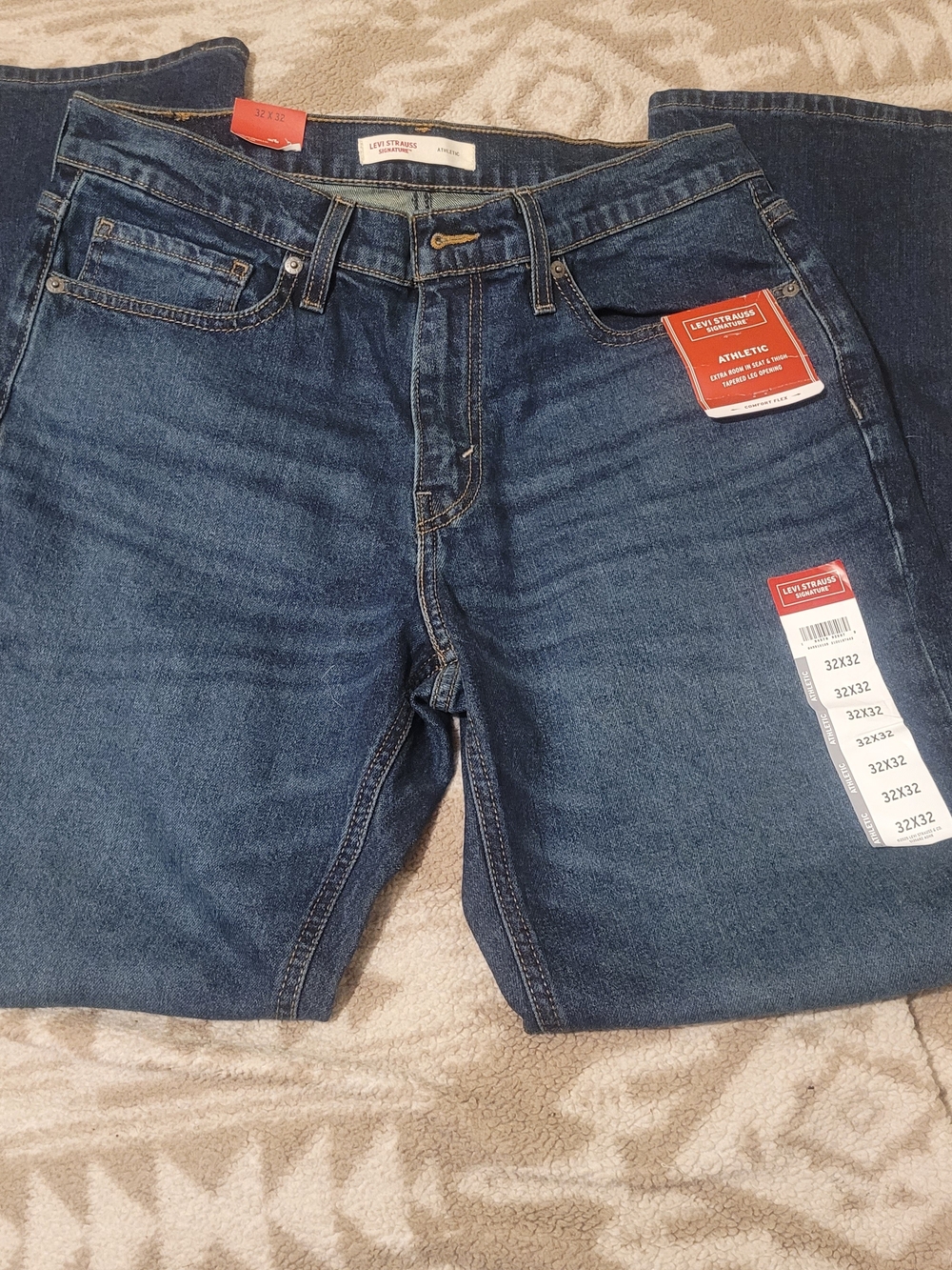 Levi's Men's Signature Athletic Dark Blue Denim Jeans